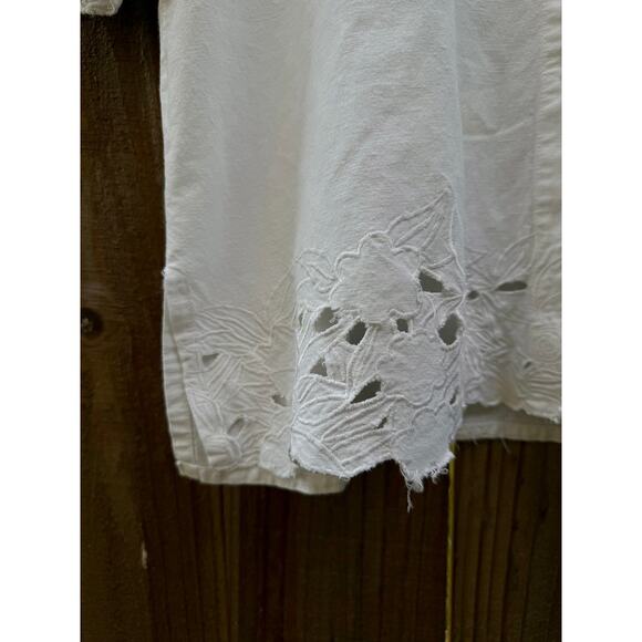 VINTAGE EMBROIDERED BUTTON-DOWN BLOUSE — WHITE - Picture 4 of 9